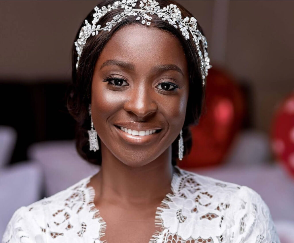 Top Ghanaian wedding dress designers: Bridal headpiece by Velma's Accessories