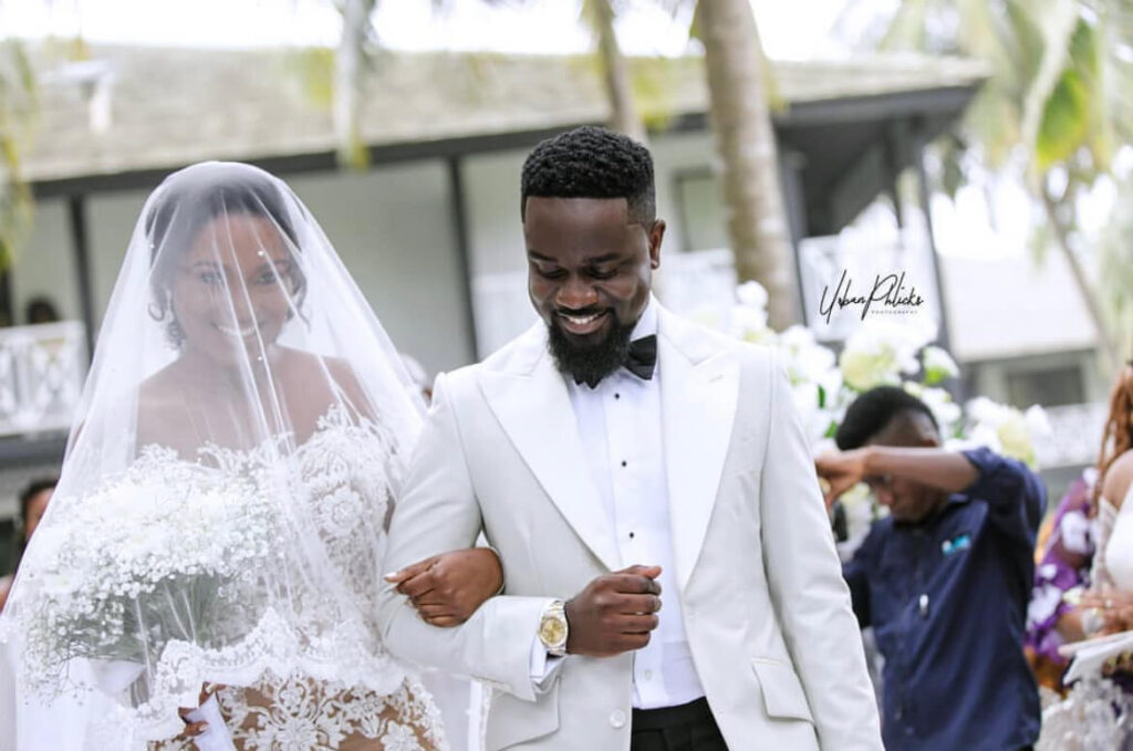 Sarkodie & Tracy: Wedding dress for their white Ghanaian wedding and reception