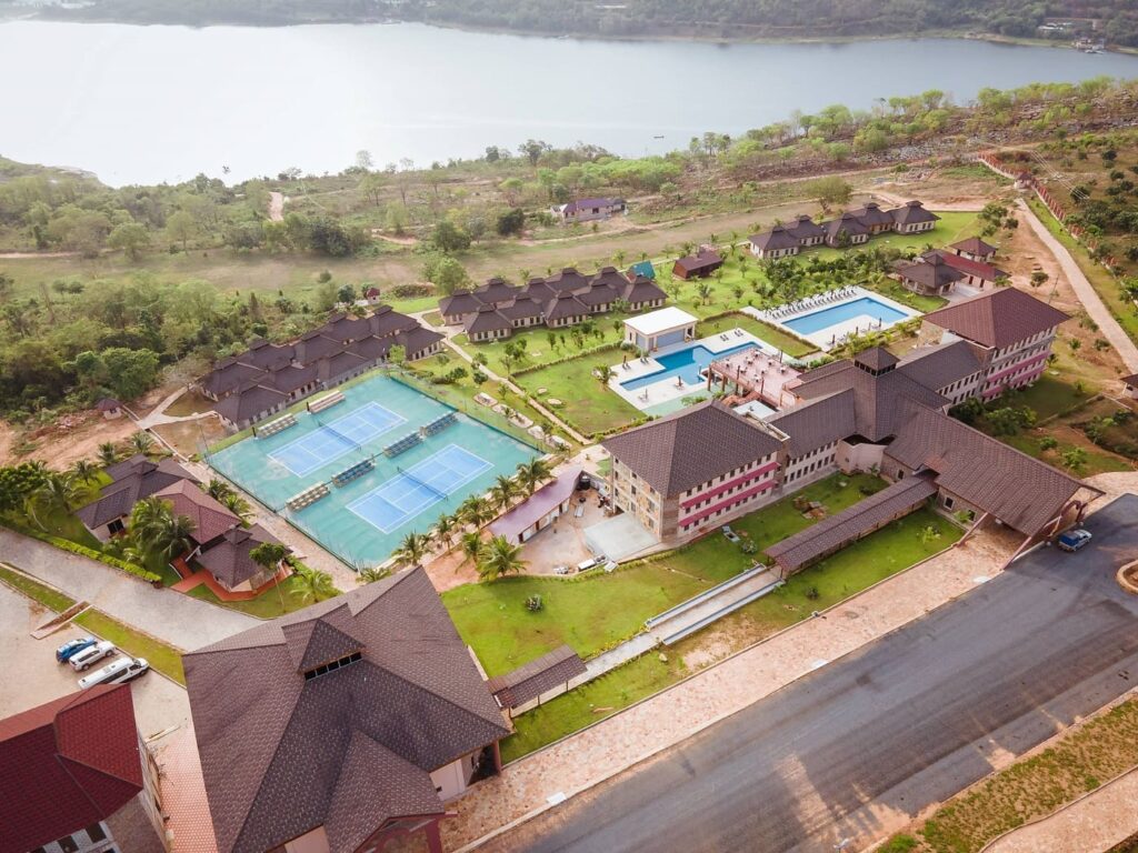Hotels in Akosombo: Peninsula Resort