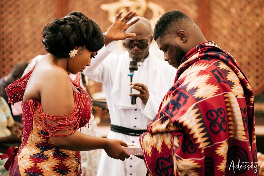 Your guide to making a wedding program outline in Ghana